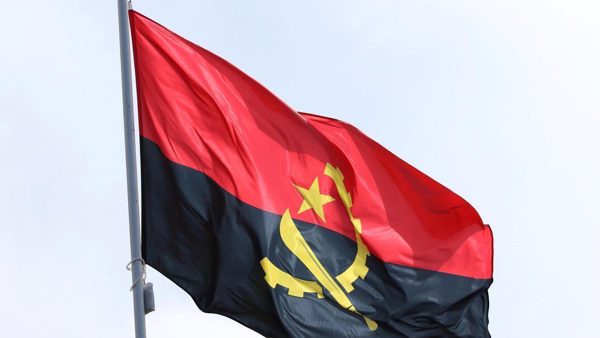 Angola'nın Bengo eyaletinde yasadışı bir altın madeninde meydana gelen toprak kaymasında yaklaşık 30 kişi öldü.