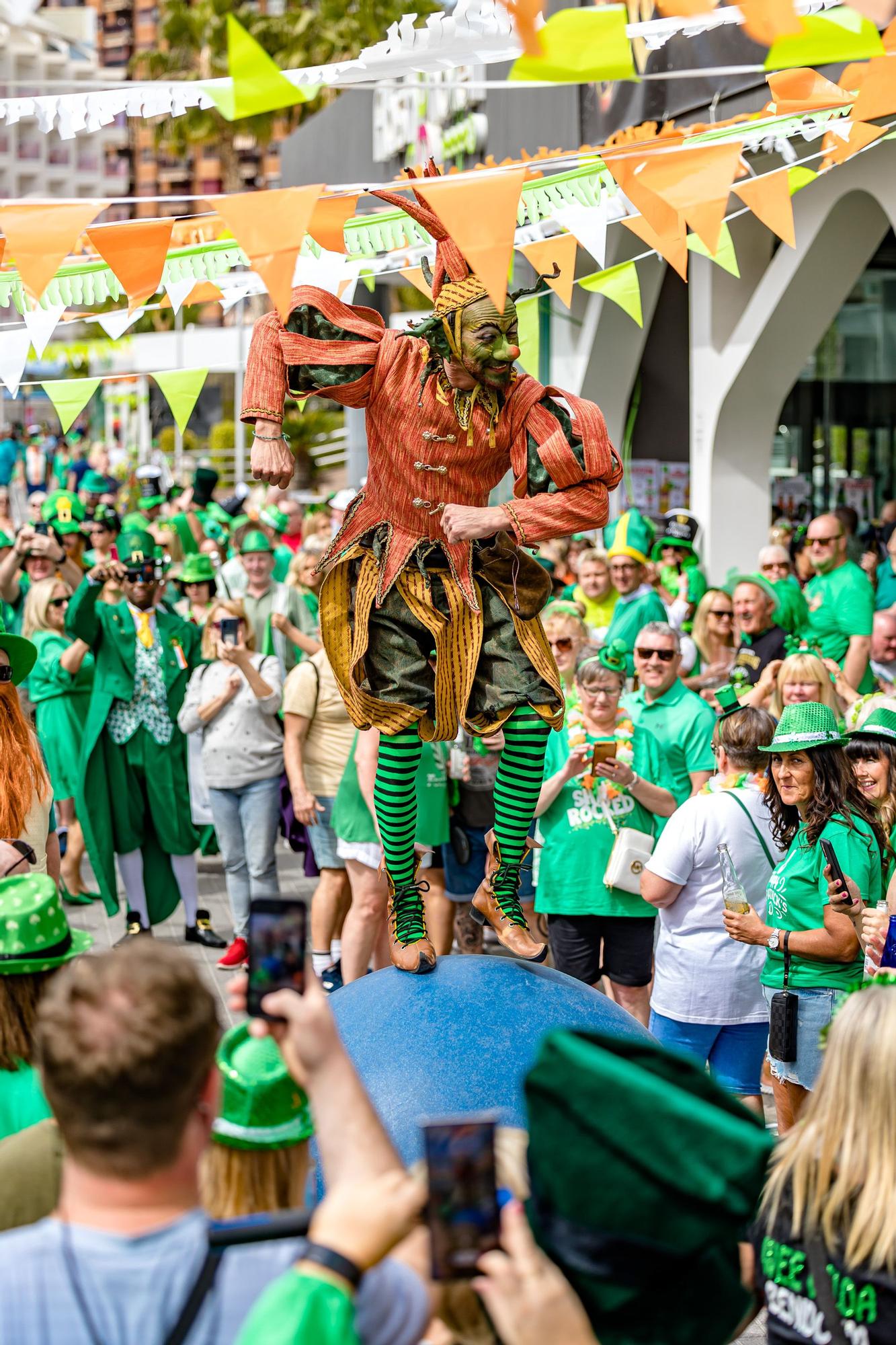 Saint Patrick llena de verde las calles de Benidorm