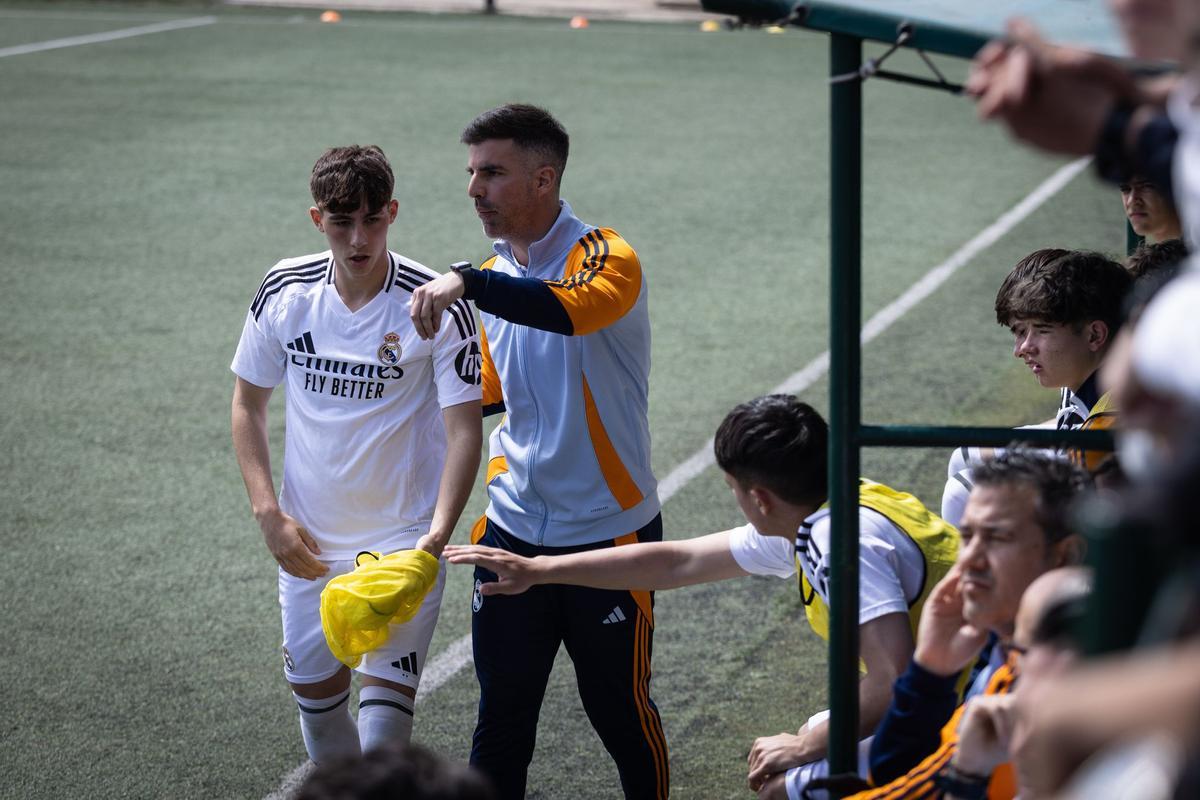 En imágenes | Así ha sido la gran final del Torneo Cesaraugusta de Zaragoza entre el Real Madrid y el Valencia En imágenes | Así ha sido la gran final del Torneo Cesaraugusta de Zaragoza entre el Real Madrid y el Valencia
