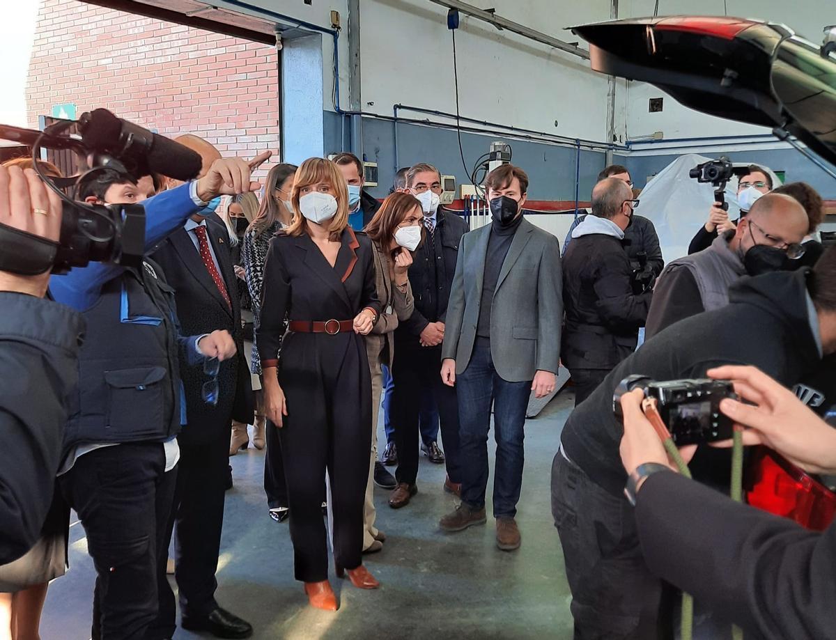 La ministra de Educación, Pilar Alegría, en el Politécnico Jesús Marín de Málaga.
