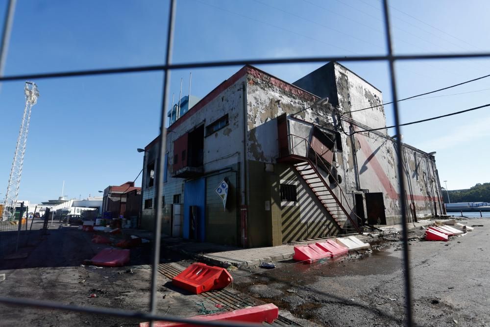 Estado de la vieja fábrica de hielo de Avilés tras en incendio