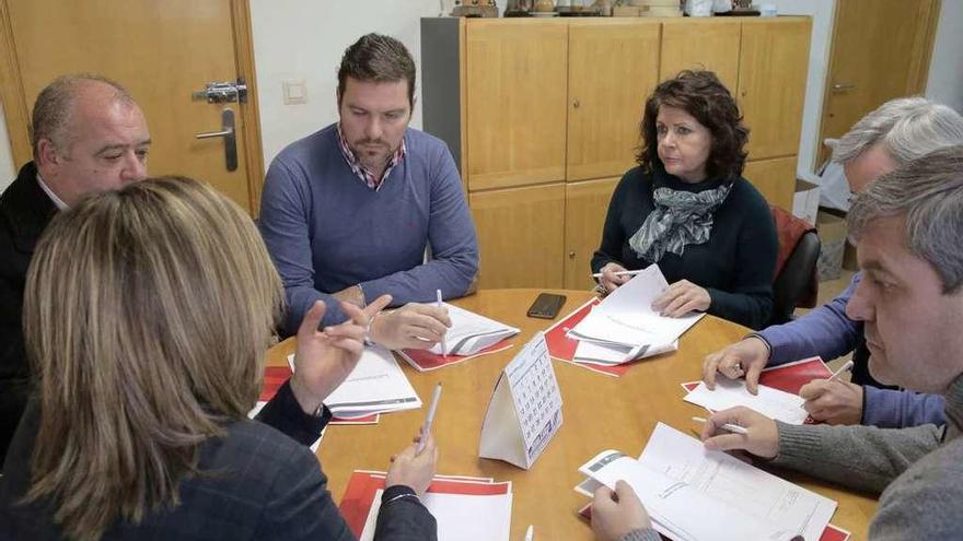 Reunión, en la mañana de ayer, del comité ejecutivo de la Fundación de Exposicións. // Bernabé/Miguel