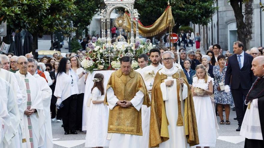 El Corpus Christi cobra vida en Vigo
