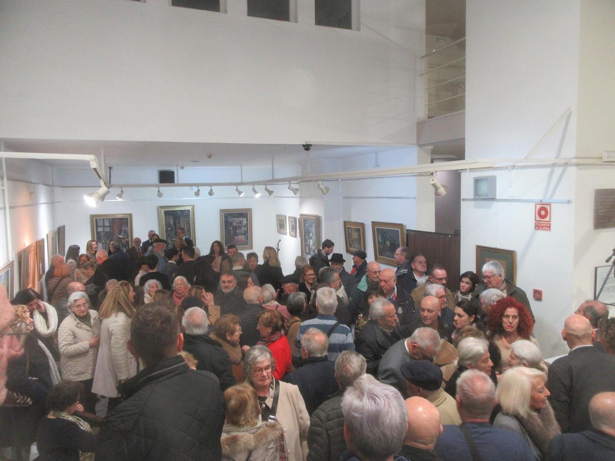Asistentes al acto en la Sala de Exposiciones de la Casa de Cultura.