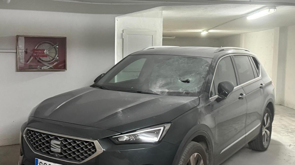 Más de 20 coches amanecen con las lunas rotas con un extintor en Murcia