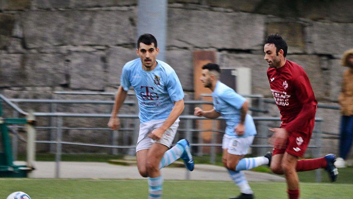 Un partido del Moaña en su campo durante la pasada temporada.