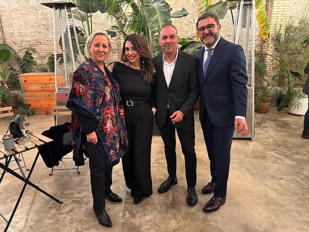 Mónica Morales, responsable de la Unidad de Turismo en  la Cámara de Comercio; Maje Martínez, directora de  contenidos de Mediterrànea Gastrónoma; Javier  Monedero, gerente de Dicoval y el oftalmólogo Kaled S.