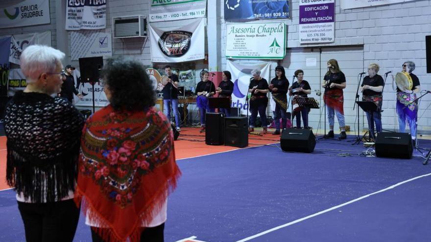 Chapela impulsa la música y el baile tradicionales