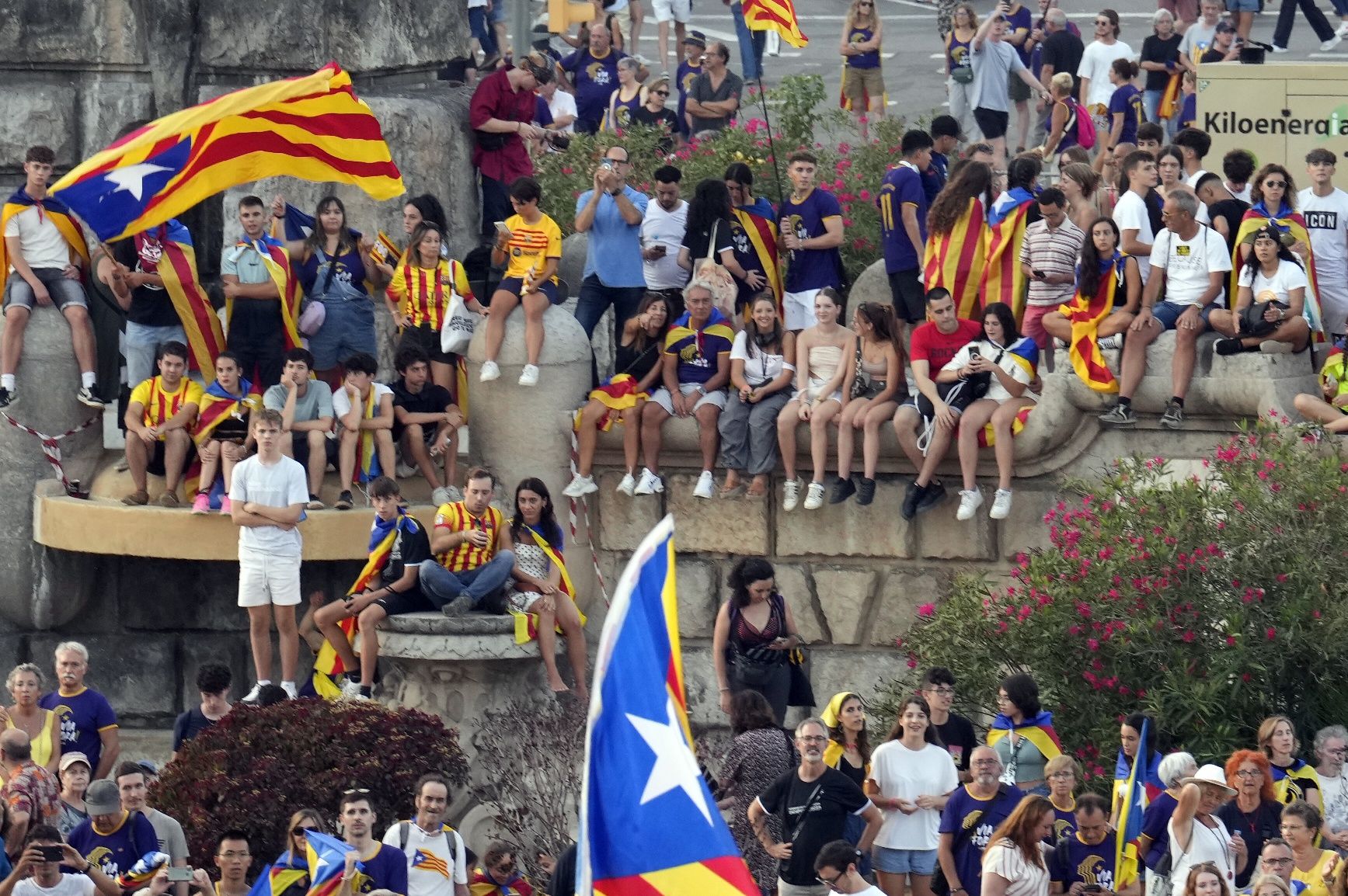 Així ha estat la manifestació convocada per l'ANC per la Diada a Barcelona amb el lema 'Via Fora'