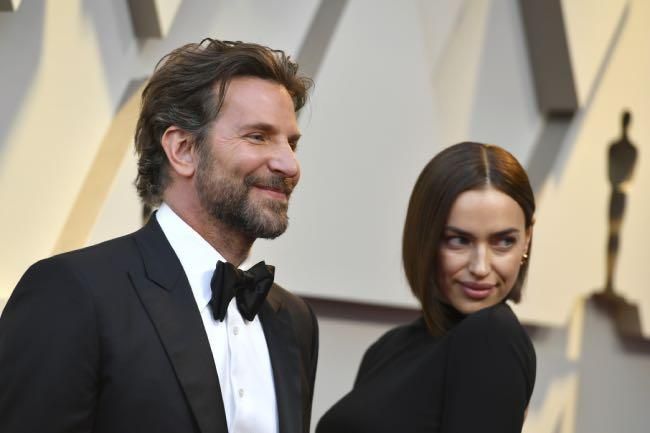 Bradley Cooper e Irina Shayk con nuevo corte de pelo en los Premios Oscar 2019