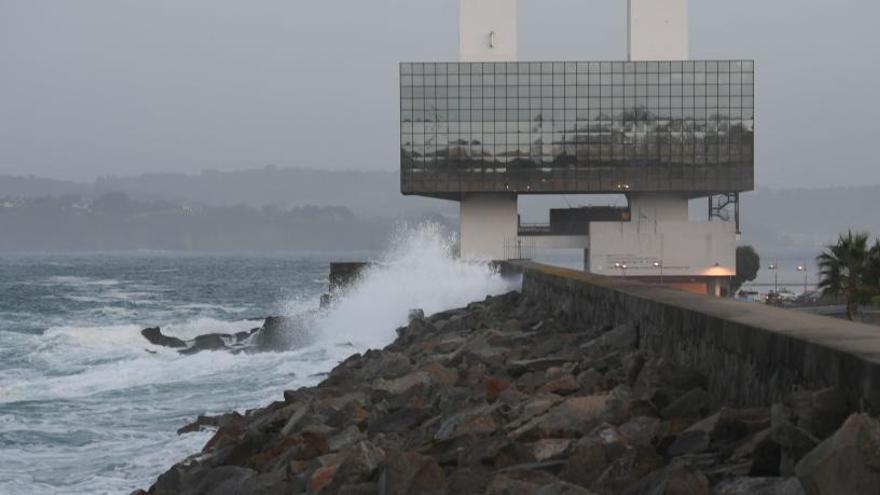 El Concello cierra el acceso a las playas y pide precaución