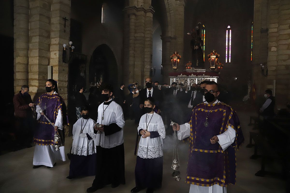 El Vía Crucis de las cofradías vuelve a la calle presidido por Jesús del Calvario