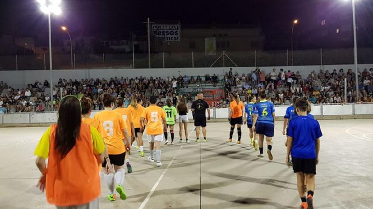 Es posa en marxa el torneig de futbol sala d’estiu anual als Hostalets de Pierola | AJ. HOSTALETS DE PIEROLA