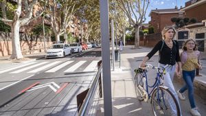 Castelldefels 17/10/24 Barcelona. Retratos de testimonios ciudadanos sobre la retirada (reapertura al tráfico) de un polémico carril bici de Castelldefels. Infracciones en el tramo en cuestion. AUTOR: MANU MITRU