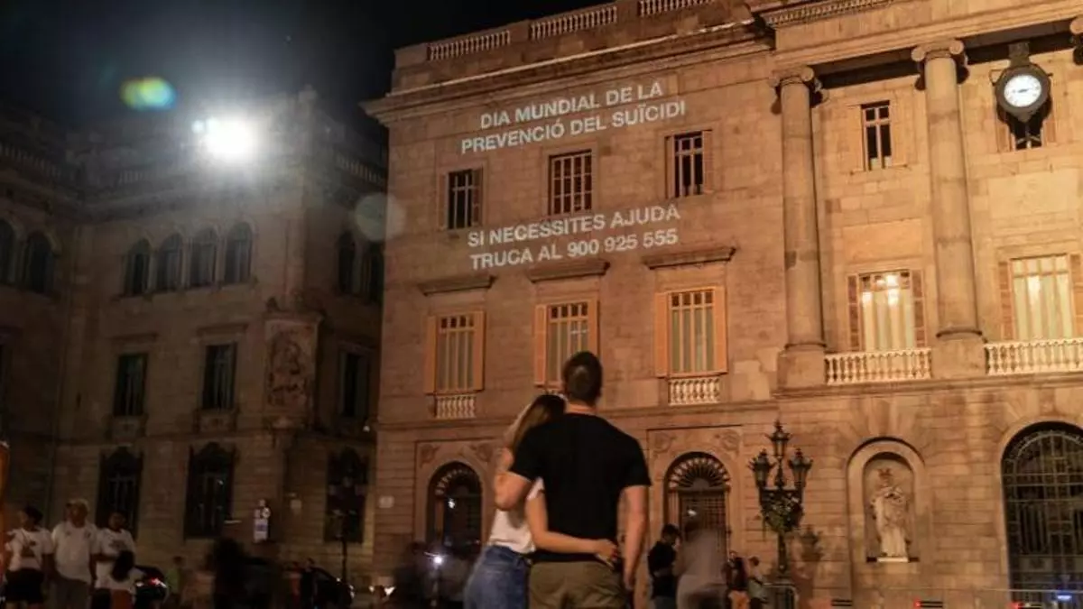 Barcelona situará en un mapa los 'puntos calientes' de suicidios en las calles: "Hay que romper el tabú"