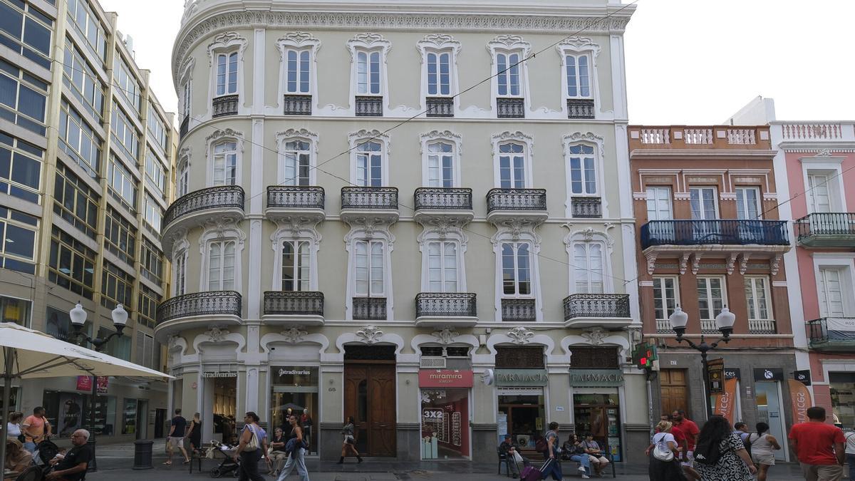Casa Lleó, en la calle Triana.