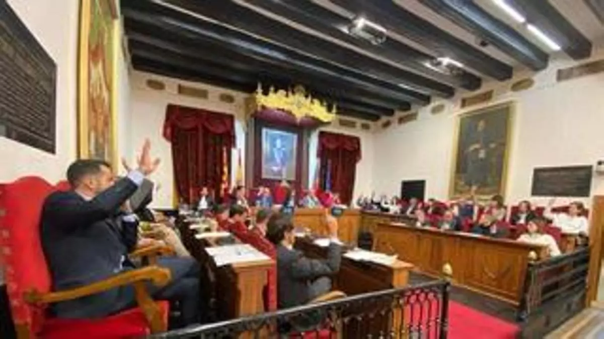 PP y Vox sacan adelante su primer presupuesto en Elche