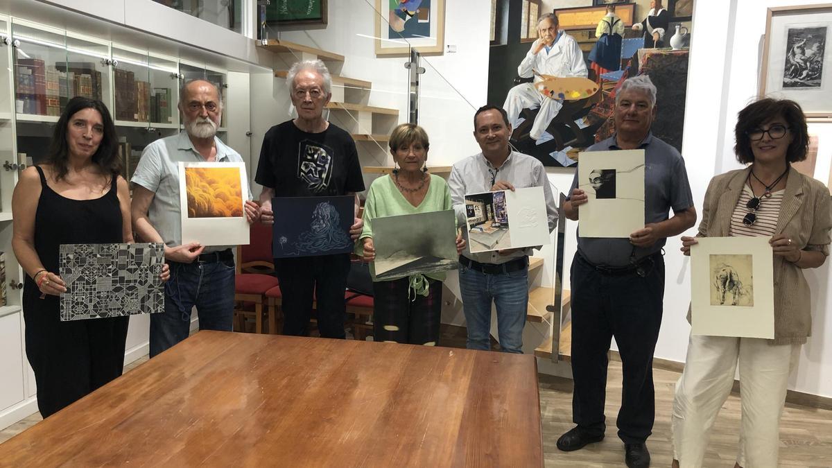 Pola esquerda, Carmen Hermo, Daniel Buján, Alfonso Costa, Soledad Penalta, Pastor Rodríguez, José Manuel López e Isabel Pintado.