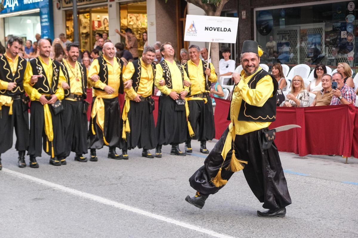 Las mejores imágenes del Desfile del 50 aniversario del Primer Congreso Nacional de Fiestas de Moros y Cristianos en Villena Las mejores imágenes del Desfile del 50 aniversario del Primer Congreso Nacional de Fiestas de Moros y Cristianos en Villena