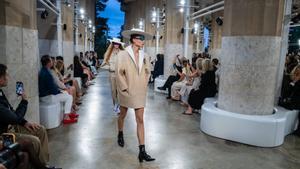 Louis Vuitton presenta en el Park Güell su colección 'Crucero 2025'