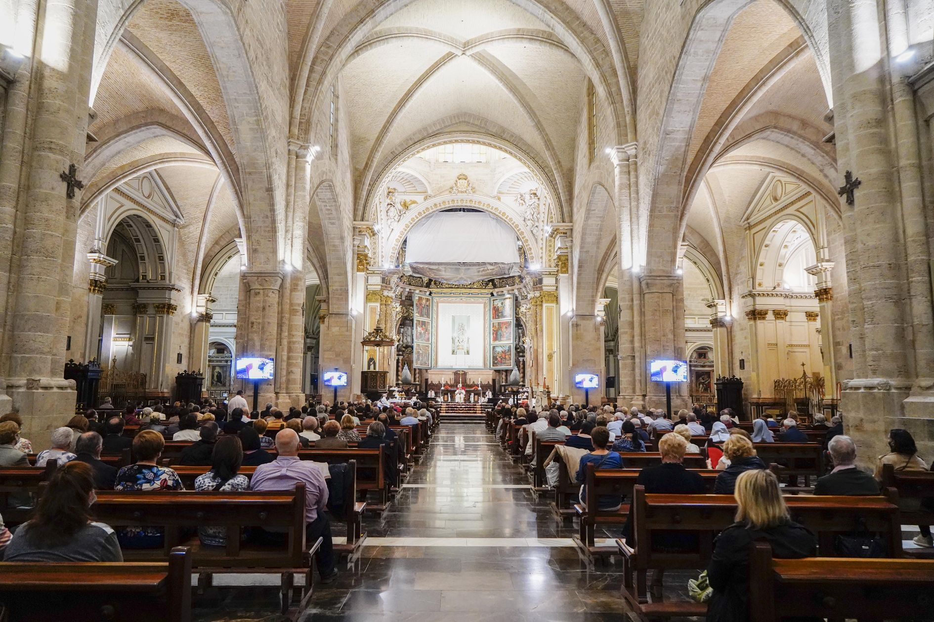 Histórica procesión nocturna de la Custodia de la Catedral