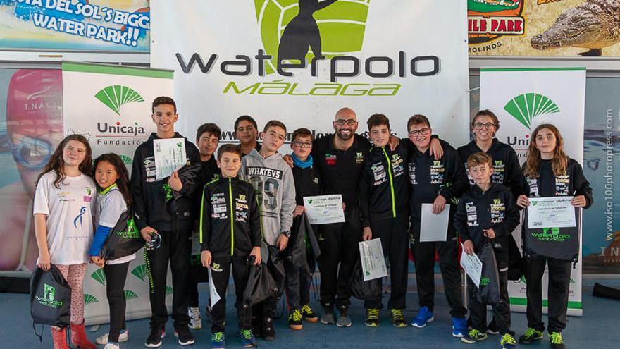 Jóvenes del Club Waterpolo Málaga