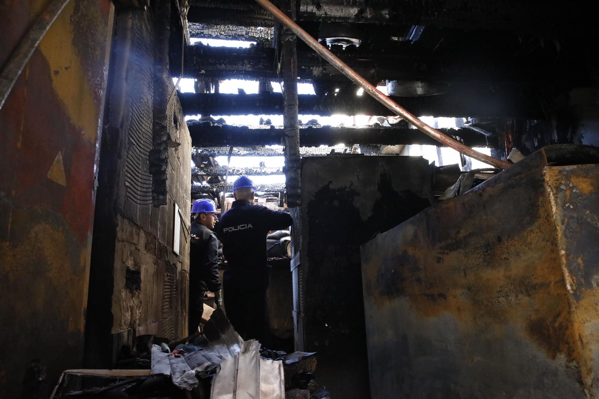 Así quedó el bar el Mercante tras el incendio