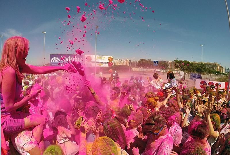 Búscate en la primera Unicaja Color Road de Málaga