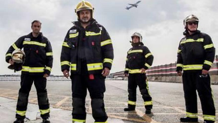 Els equips de seguretat són fonamentals a l&#039;aeroport.