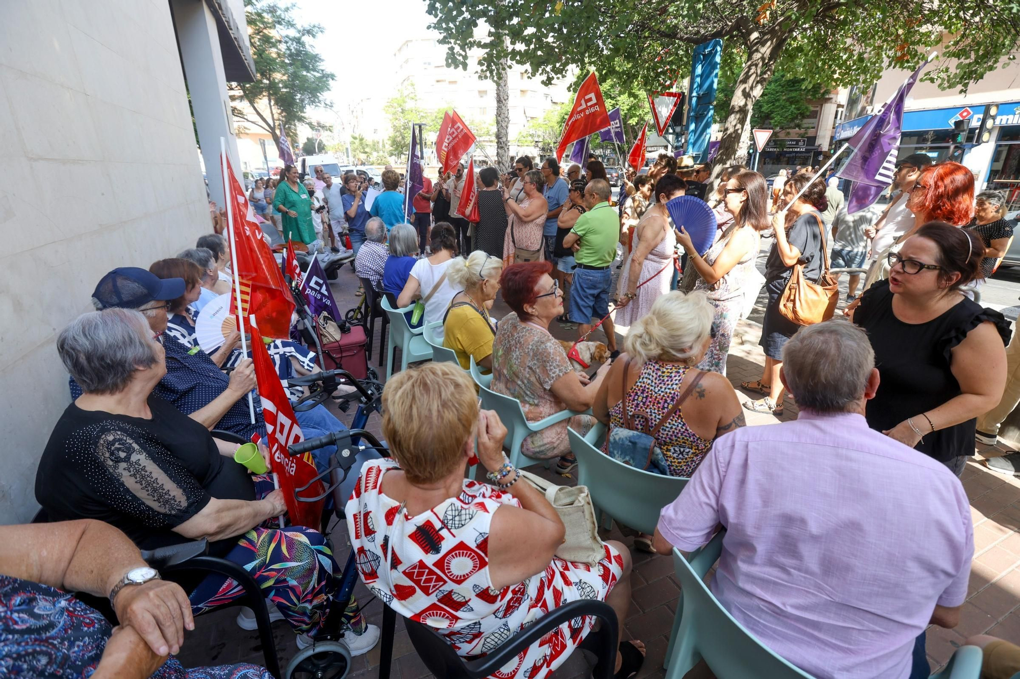 Usuarios en pie de guerra por el fin del servicio de estancias diurnas para mayores en Alicante