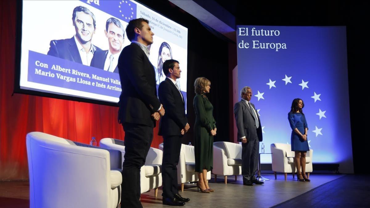 Manuel Valls en el acto de Ciutadans que ha contado también con la presencia de Mario Vargas Llosa.