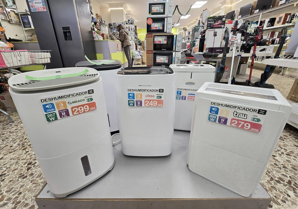 Diferentes modelos de deshumidificadores.