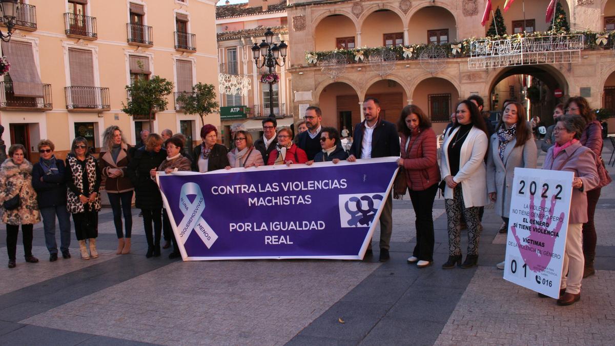 Convocatoria, contra las violencias machistas, que cada mes realiza la Federación de Organizaciones de Mujeres en la Plaza de España.
