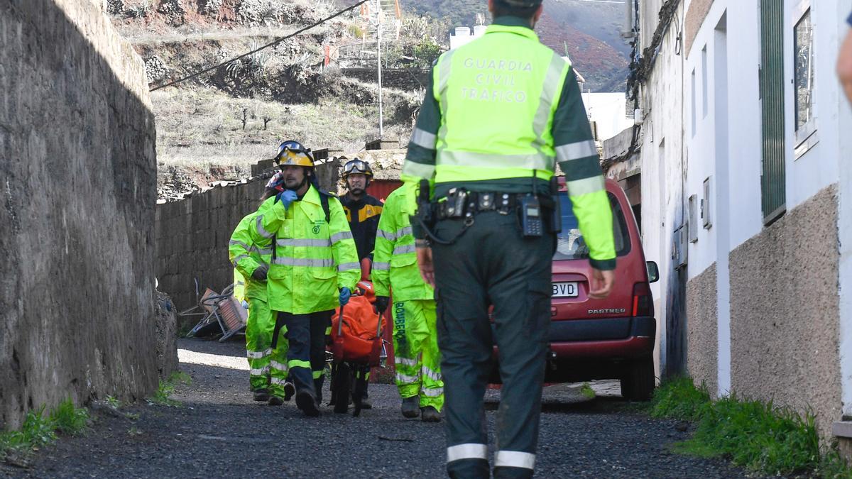 Rescate de los cuerpos de los fallecidos en el accidente de tráfico de Gran Canaria