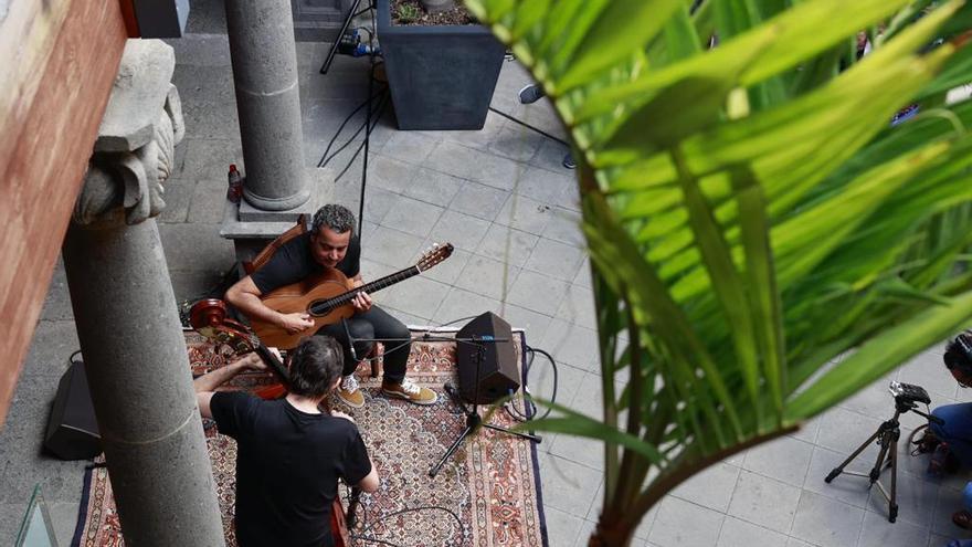 Música jazz en el patio de la Casa de Colón.