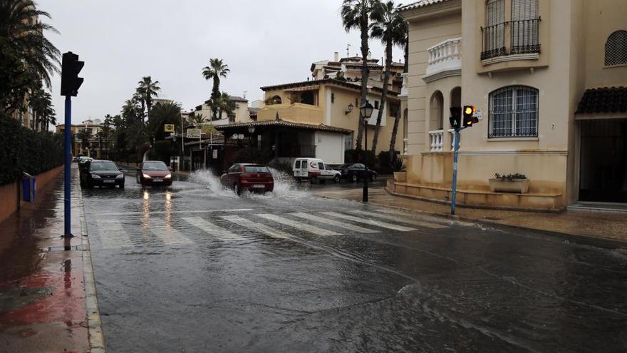 Las lluvias dejan hasta 43 litros por metro cuadrado en la Vega Baja