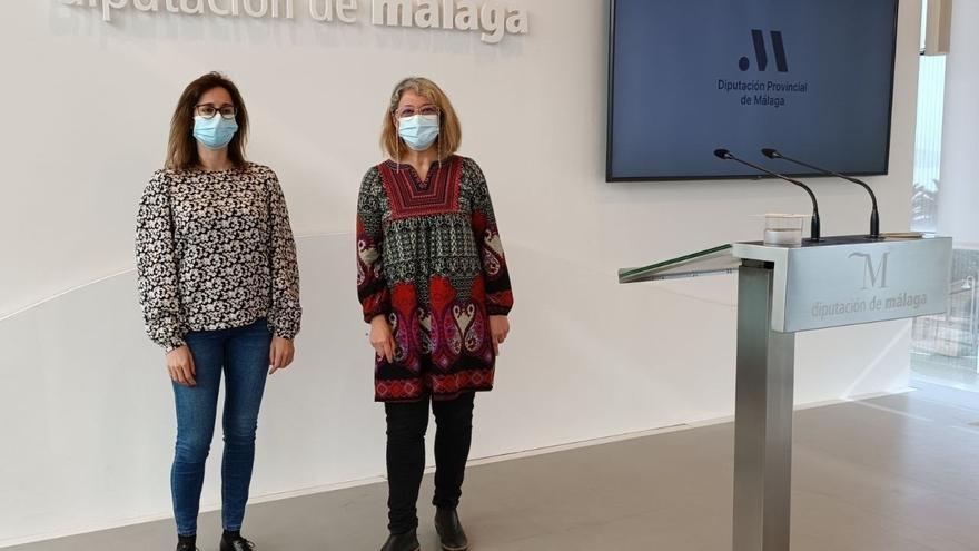 Teresa Sánchez (i) y Maribel González (d), diputadas provinciales de Unidas Podemos por Málaga en la Diputación