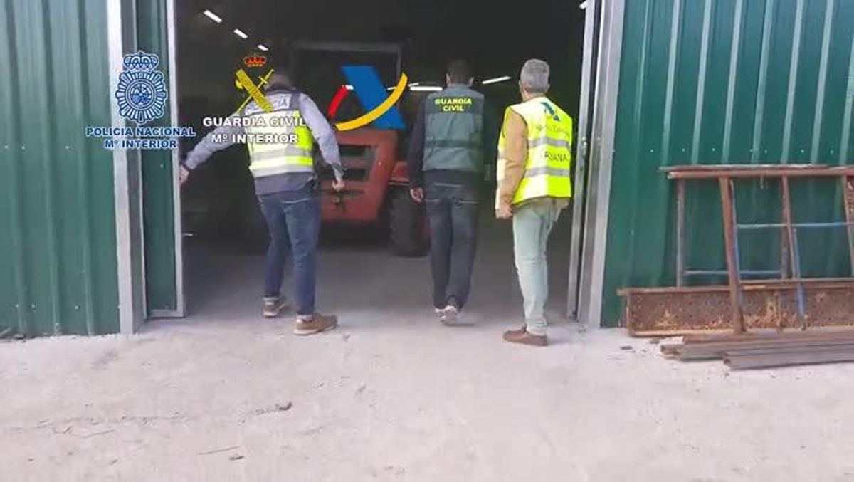  Operación conjunta de la Policía Nacional, Guardia Civil y Agencia Tributaria contra una organización dedicada a la fabricación clandestina de cajetillas de tabaco. 