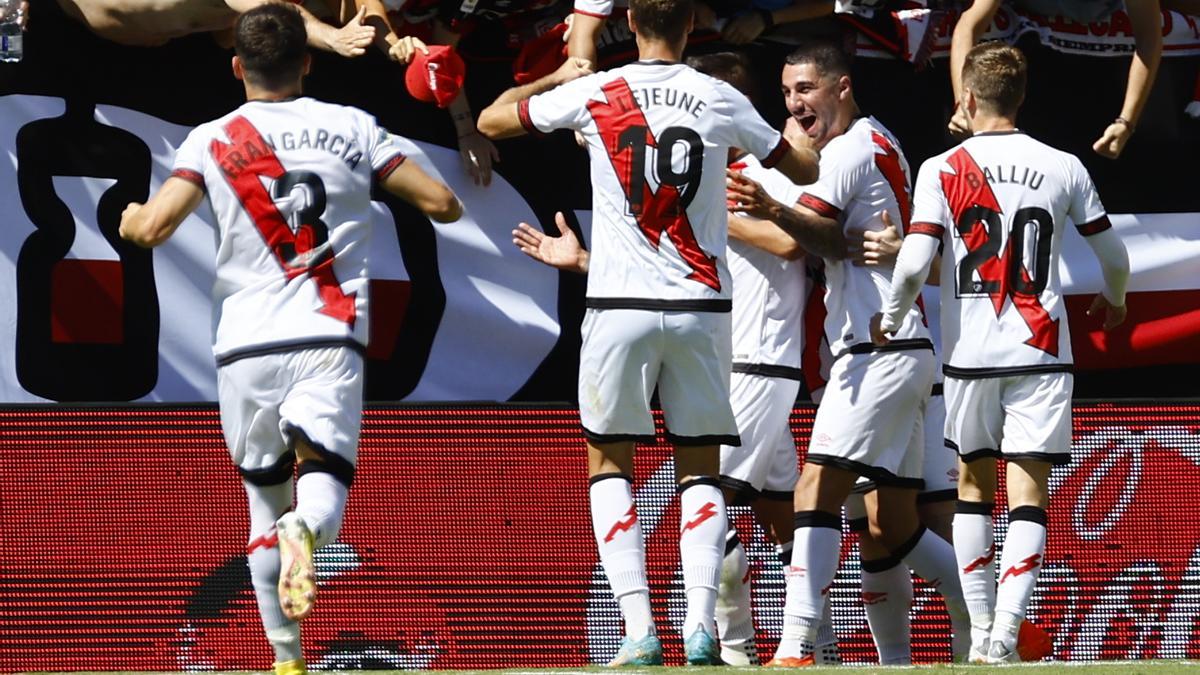 El Rayo pone fin a nueve meses de sequía liguera en Vallecas.