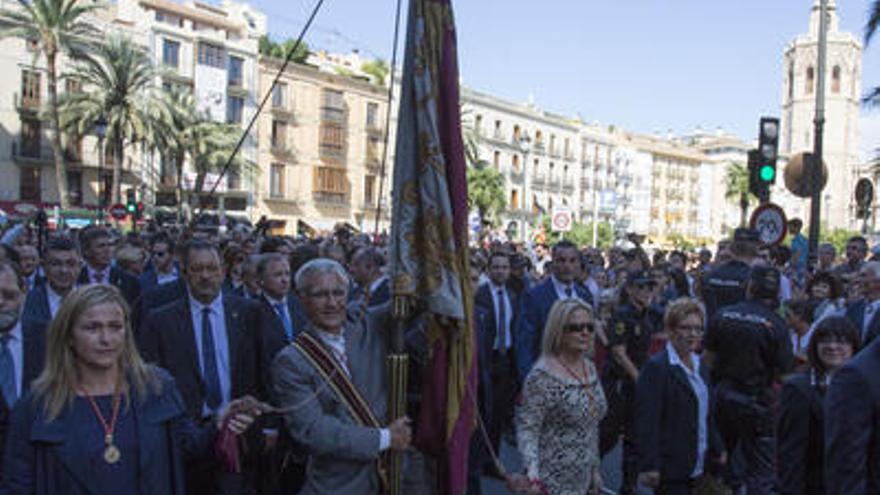 Ribó, con la Reial Senyera.