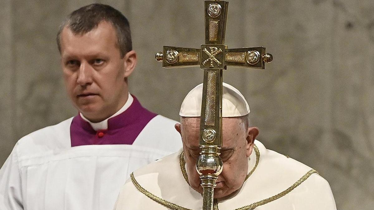 El papa Francisco preside la misa en la solemnidad de la Epifanía en la Basílica de San Pedro, en la Ciudad del Vaticano.