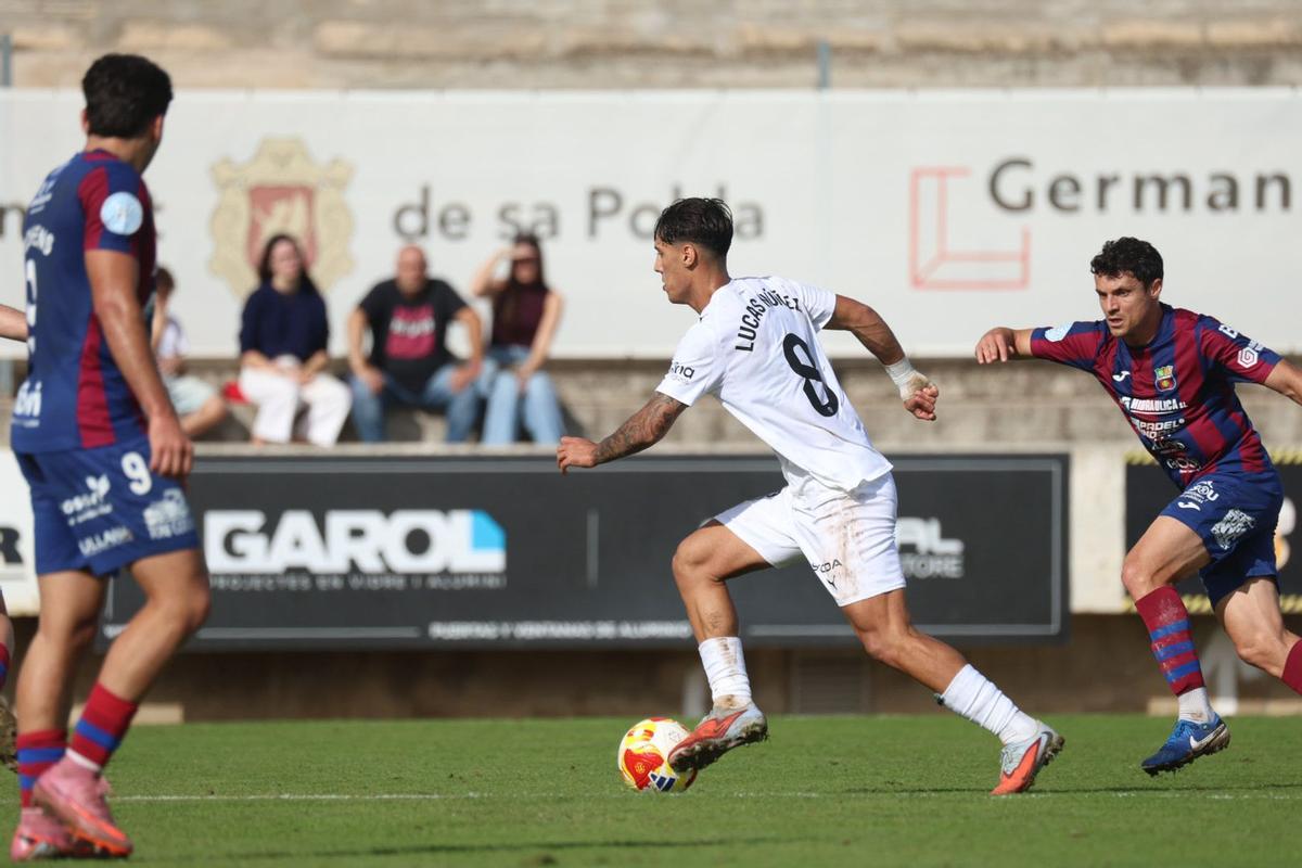 Lucas Núñez contra el UD Poblense