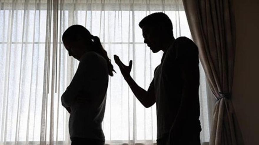 Un joven de 25 años, a juicio por apuñalar e intentar matar a su pareja: «¿Qué hiciste el viernes, me has sido infiel?»