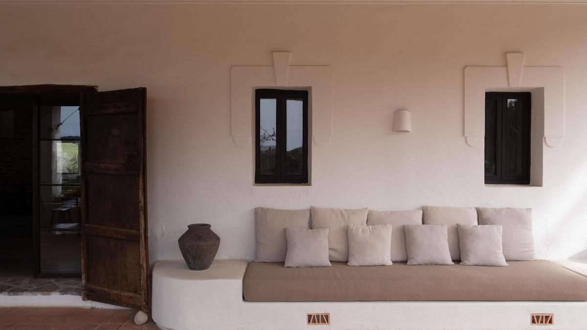 Aguamadera Ibiza es un agroturismo ubicado en plena naturaleza que respeta la arquitectura ibicenca.