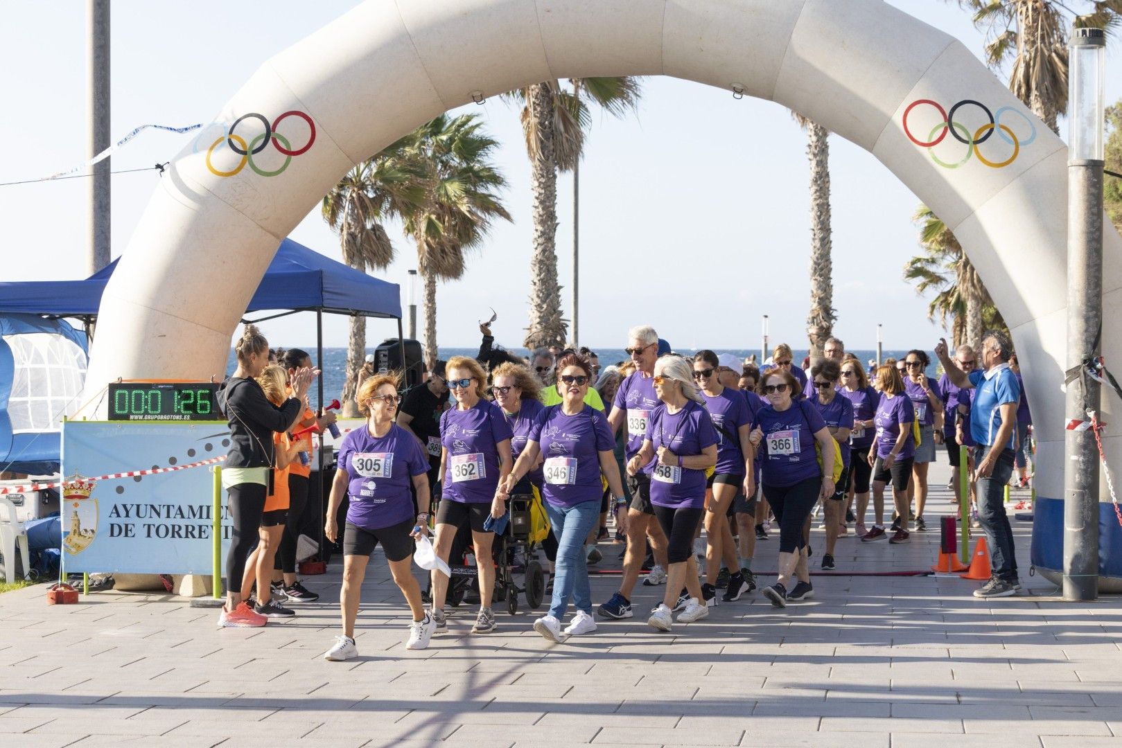 Así fue en imágenes una nueva edición de la carrera solidaria de AFA Torrevieja