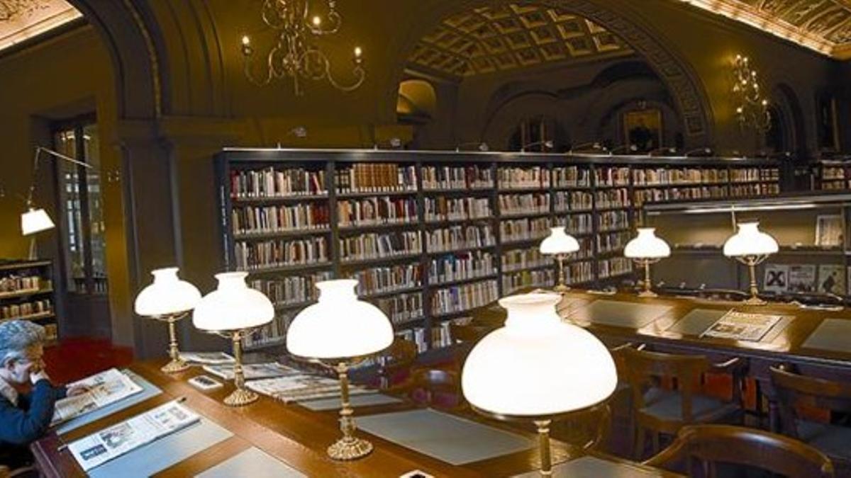 Biblioteca del Ateneu Barcelonès en el edificio del Palau Savassona de la calle de la Canuda, en octubre.