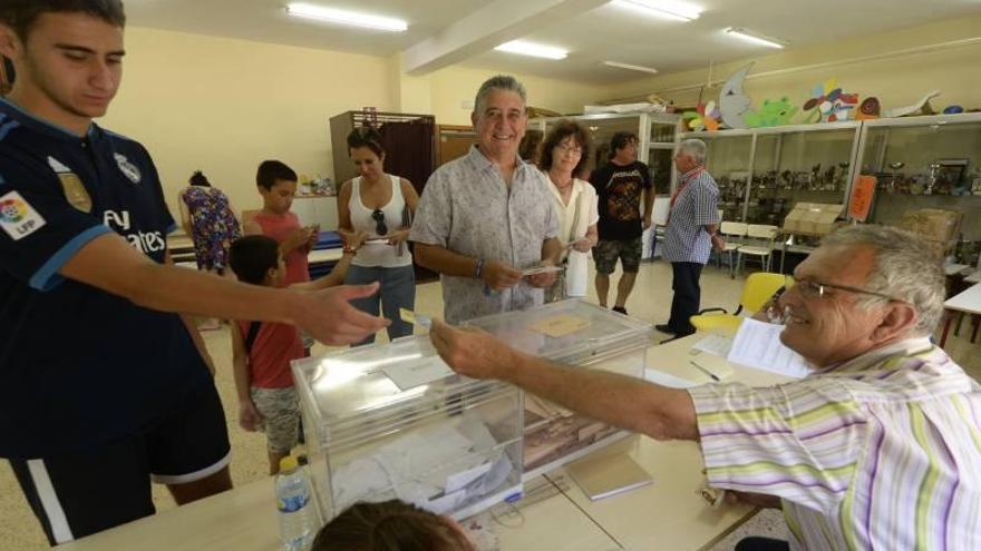 El PP gana las elecciones y Podemos sobrepasa al PSOE, según las encuestas a pie de urna