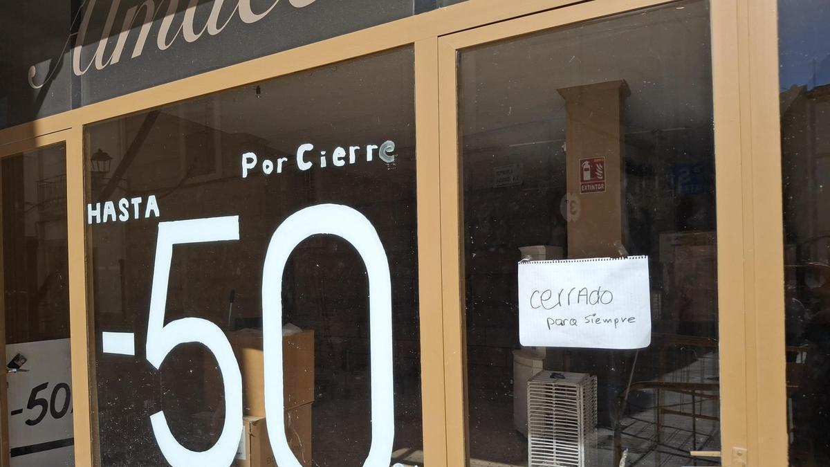 El contundente cartel de "cerrado para siempre"