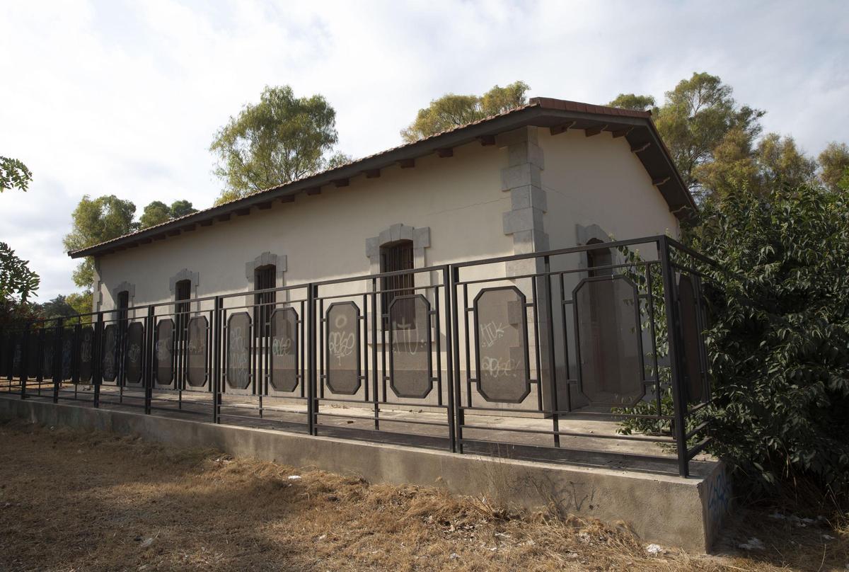 La antigua estación del trenillo, que se ha planteado como opción para la llegada del tren.