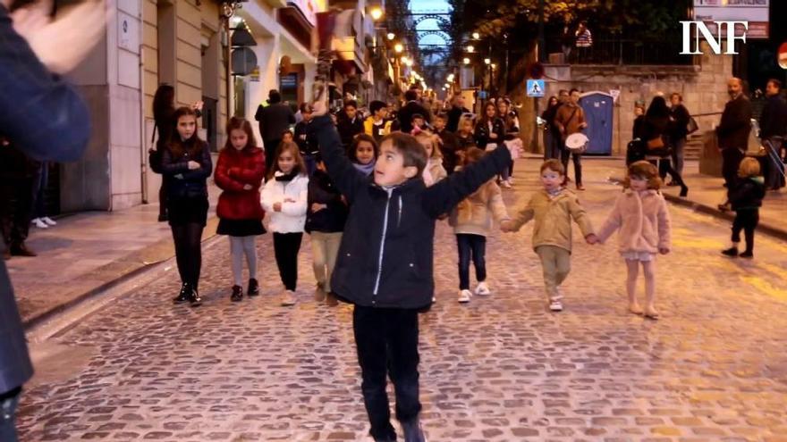 Los niños protagonizan la "Entraeta del Berenar" en Alcoy